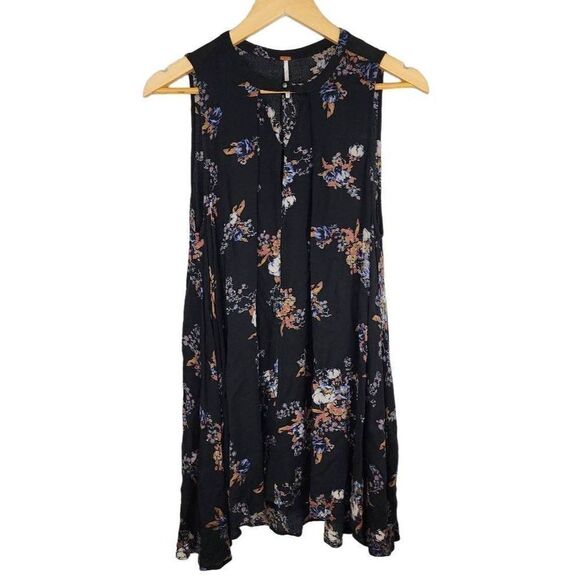 Free People Dresses & Skirts - Free People Choker Style Sleeveless Tree Swing Top Black Size XS